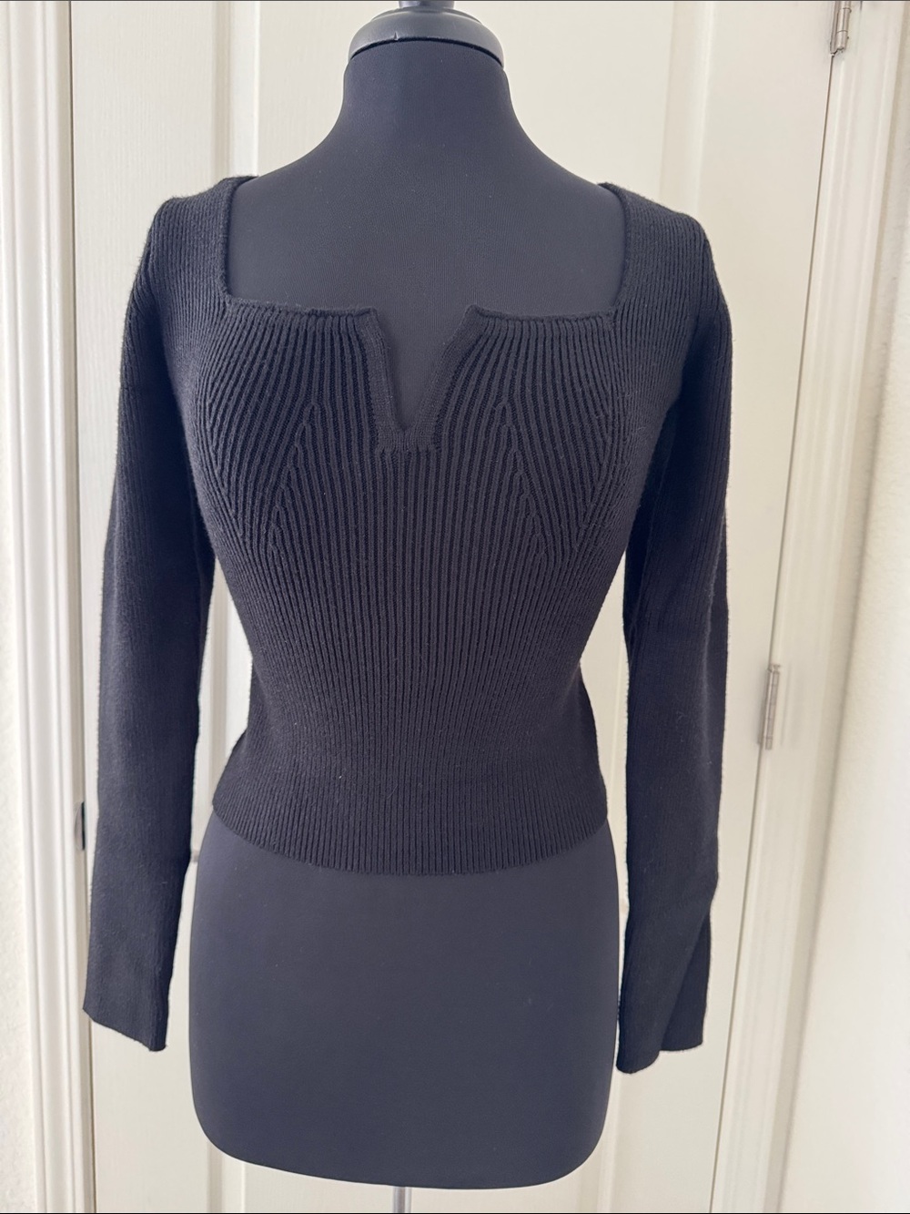 Lulu's Black Ribbed V-Notch Long Sleeve Sweater Top - Picture 1 of 4